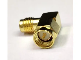 תמונה של מוצר מתאם 90 מעלות SMA זכר ל-SMA נקבה