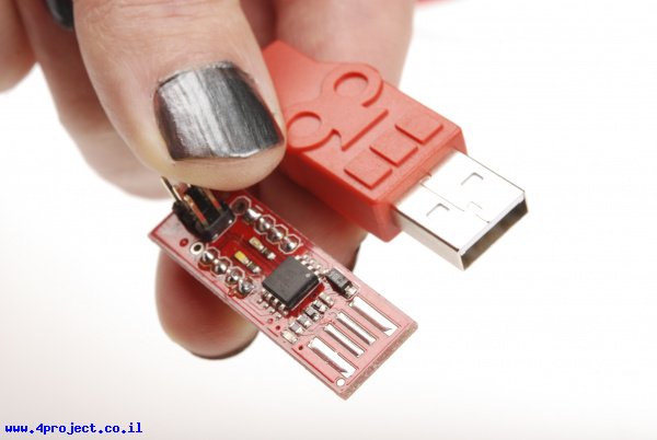 "מחברי USB-A זכר"